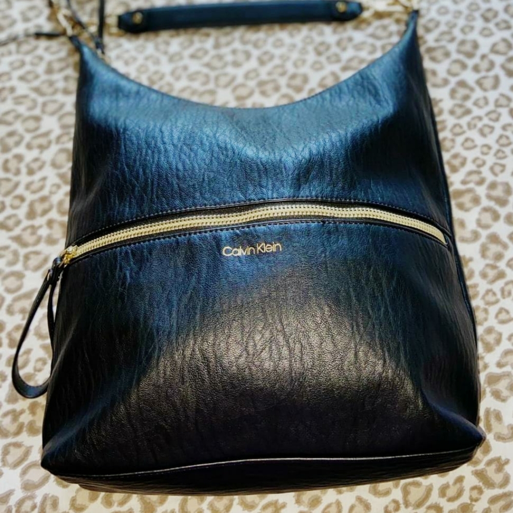 Black large Calvin Klein handbag (woman )